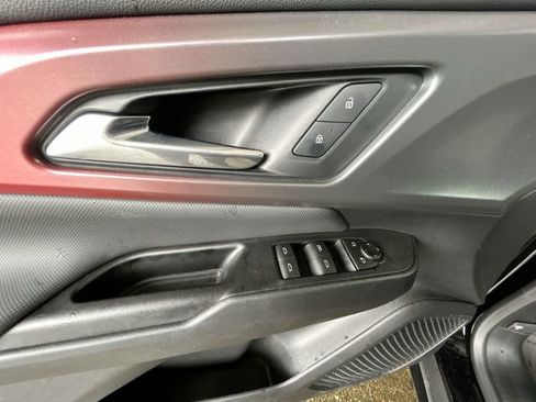 Used 2024 Chevrolet Equinox EV RS FWD image 22