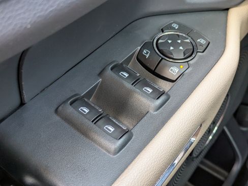 Used 2024 Ford Expedition Limited image 24