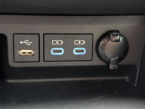 Used 2022 Toyota Highlander XSE AWD/4WD image 19