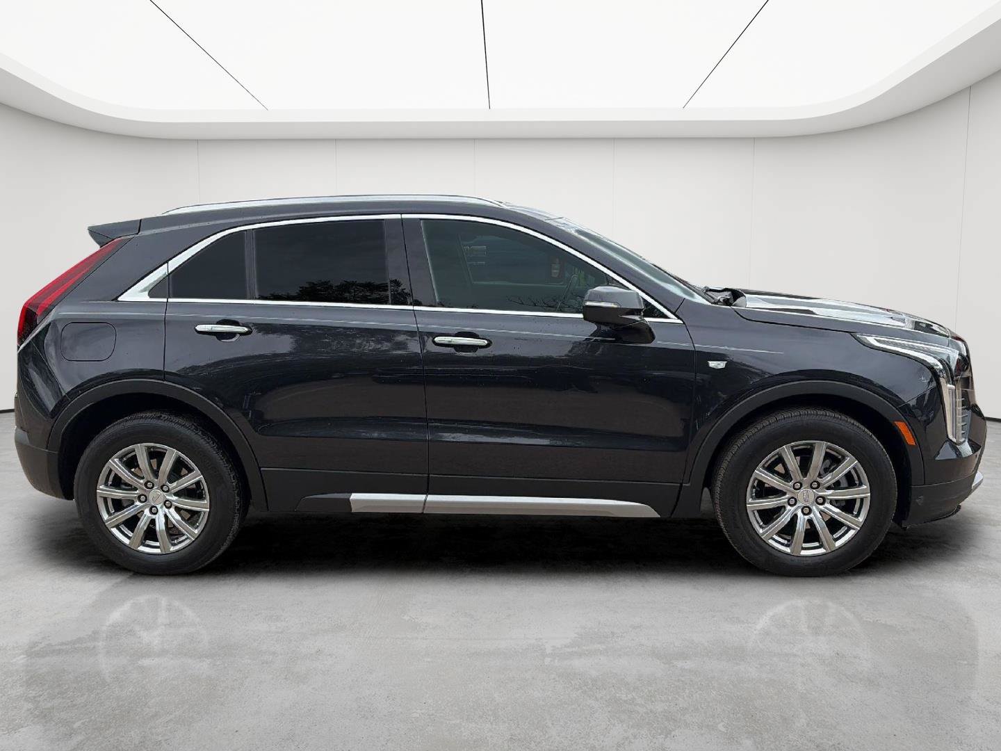Certified 2023 Cadillac XT4 Premium Luxury w/ Cold Weather Package AWD/4WD image 8