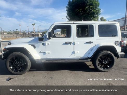 Used 2025 Jeep Wrangler Unlimited Sahara AWD/4WD image 2