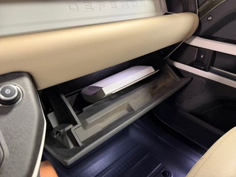 Used 2024 Land Rover Defender 110 S image 37