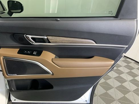 Used 2020 Kia Telluride SX w/ SX Prestige Package image 30