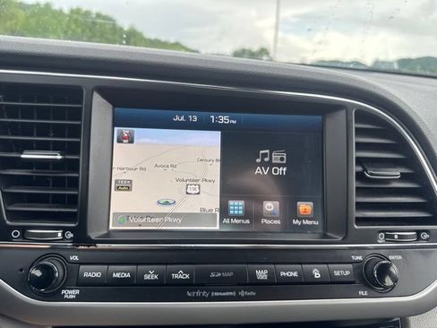 Used 2017 Hyundai Elantra Limited w/ Limited Ultimate Package 05 FWD image 17