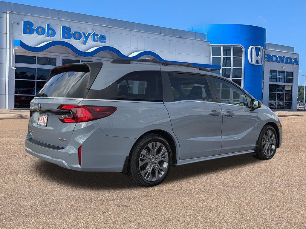 Certified 2025 Honda Odyssey Touring image 4