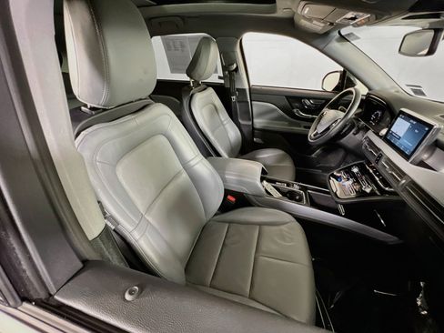 Used 2021 Lincoln Corsair AWD w/ Premium Package image 28