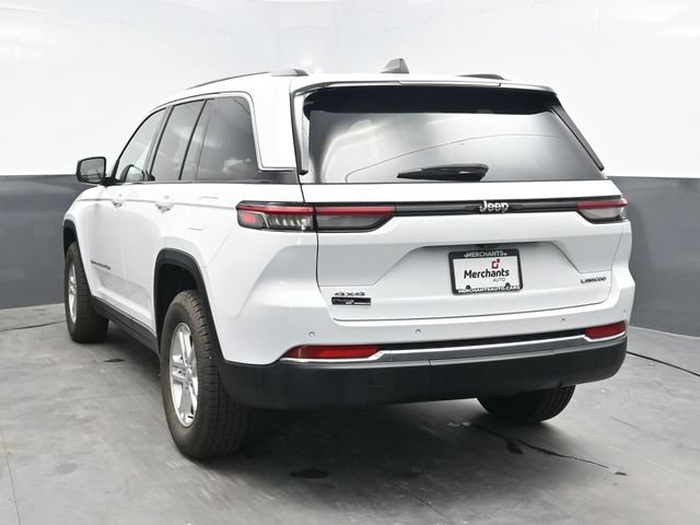 Used 2022 Jeep Grand Cherokee Laredo w/ Luxury Tech Group I AWD/4WD image 5