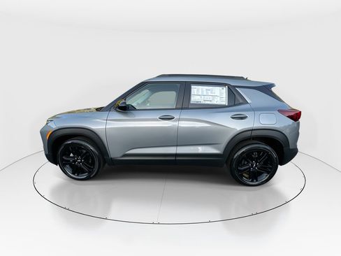 New 2026 Chevrolet TrailBlazer LT w/ Midnight Edition FWD image 5
