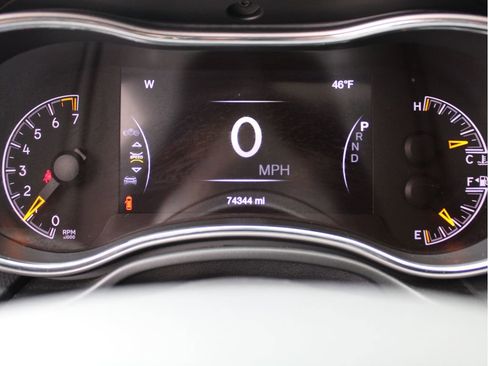 Used 2020 Jeep Grand Cherokee Laredo w/ 18" Wheel & 8.4" Radio Group image 14