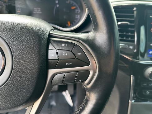 Used 2021 Jeep Grand Cherokee Laredo X image 34