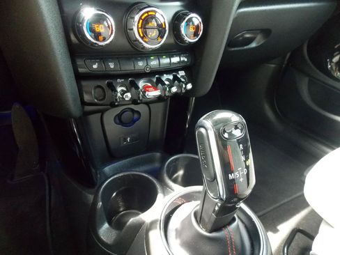 Used 2021 MINI Cooper S w/ Signature Upholstery Package FWD image 11