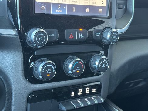 New 2026 RAM 1500 Express AWD/4WD image 18
