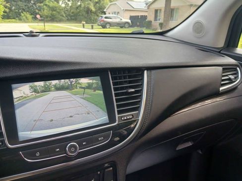 Used 2018 Buick Encore Essence FWD image 9