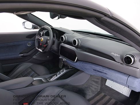 Used 2019 Ferrari Portofino image 14