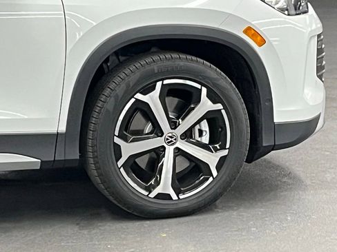 New 2026 Volkswagen Tiguan SE image 40