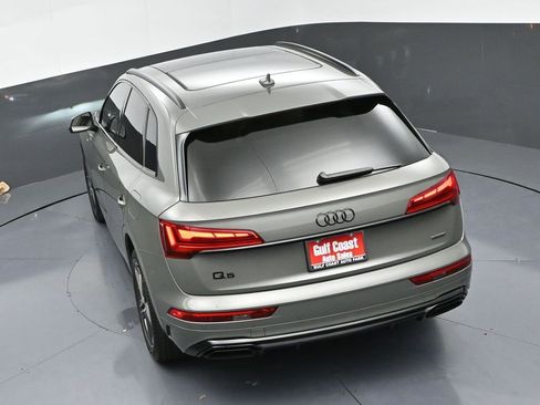 Used 2024 Audi Q5 e Premium Plus w/ Premium Plus Package image 45