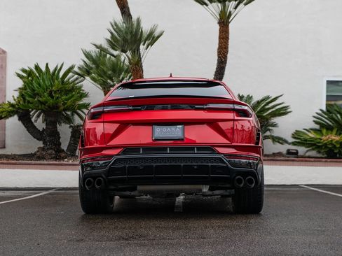 Used 2024 Lamborghini Urus S image 4