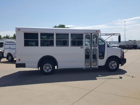 Used 2007 Chevrolet Express 3500 w/ School Bus Package RWD image 6