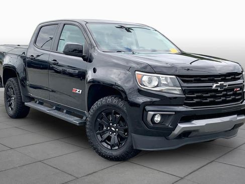 Used 2022 Chevrolet Colorado Z71 w/ Z71 Midnight Edition AWD/4WD image 3