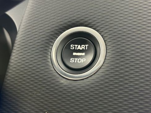 Used 2023 Land Rover Discovery Sport SE R-Dynamic AWD/4WD image 22