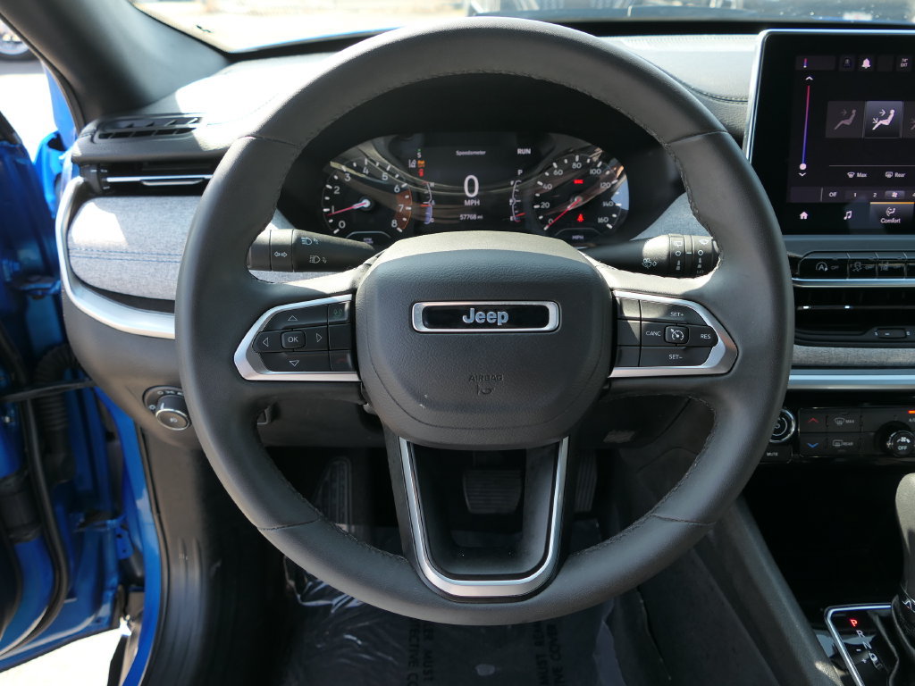 Used 2024 Jeep Compass Latitude AWD/4WD image 16