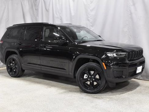 New 2025 Jeep Grand Cherokee L Altitude image 4