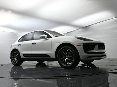 Certified 2024 Porsche Macan image 52