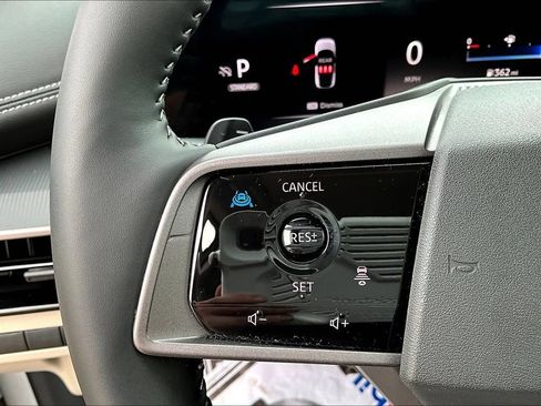 Certified 2025 Nissan Murano SV AWD/4WD image 11