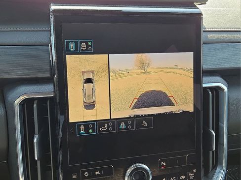 Used 2024 GMC Acadia Elevation image 29