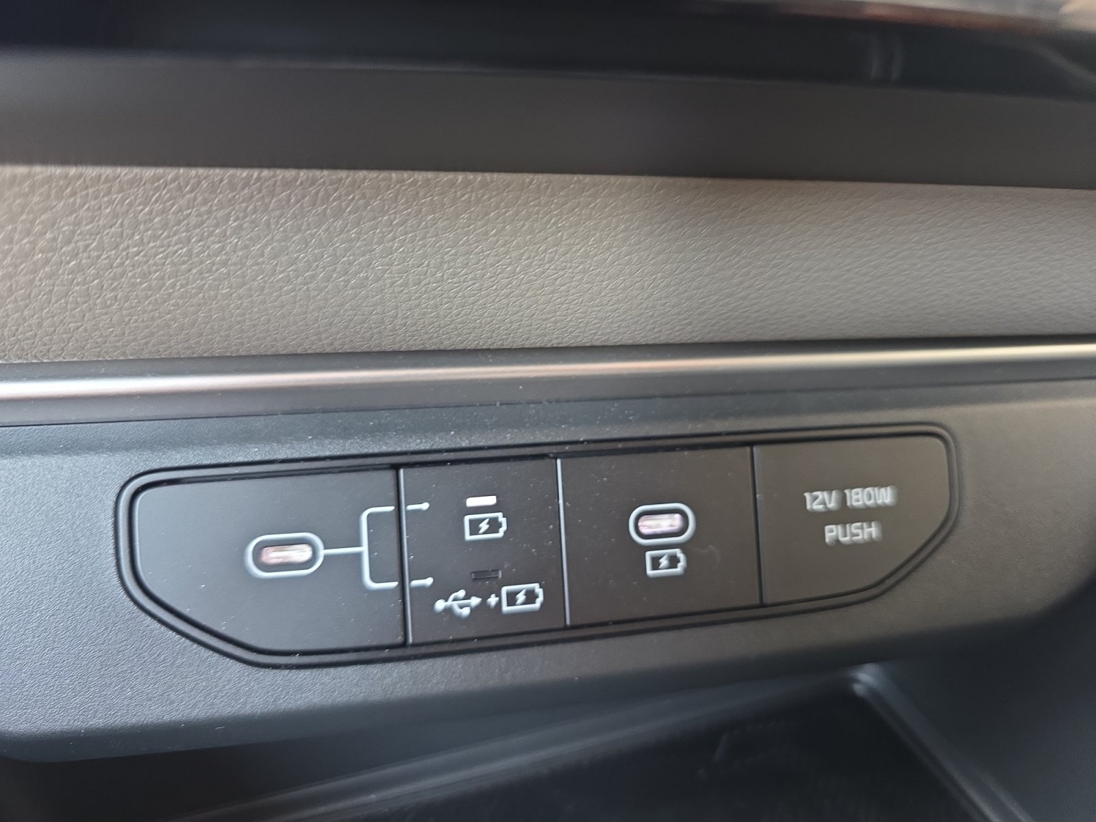 Certified 2026 Kia Carnival LX FWD image 19