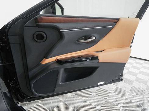 Certified 2024 Lexus ES 300h w/ Technology Package FWD image 21
