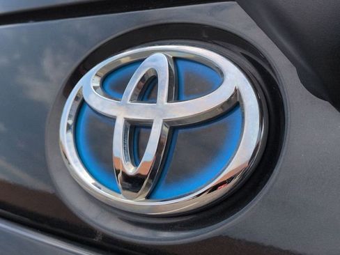 Used 2018 Toyota Prius C Three FWD image 25
