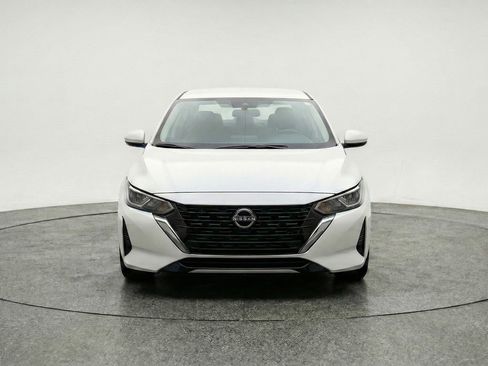 Used 2025 Nissan Sentra SV FWD image 2