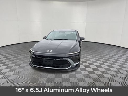 Used 2026 Hyundai Sonata SE FWD image 5