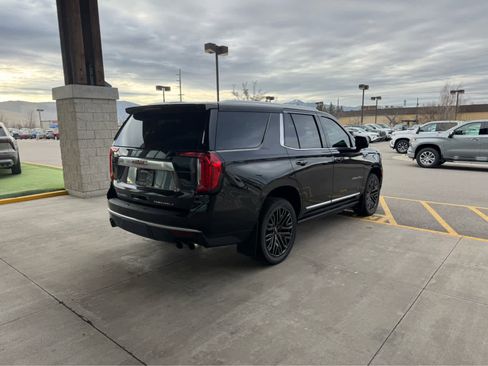 Used 2021 GMC Yukon Denali w/ Denali Premium Package image 4