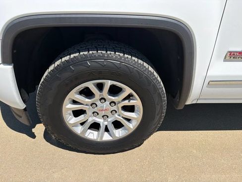 Used 2015 GMC Sierra 1500 SLE w/ All-Terrain Package AWD/4WD image 8