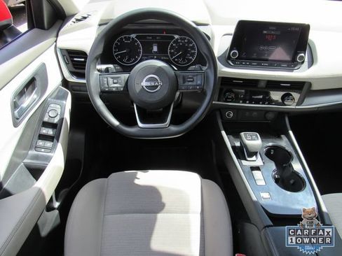 Certified 2023 Nissan Rogue SV FWD image 15
