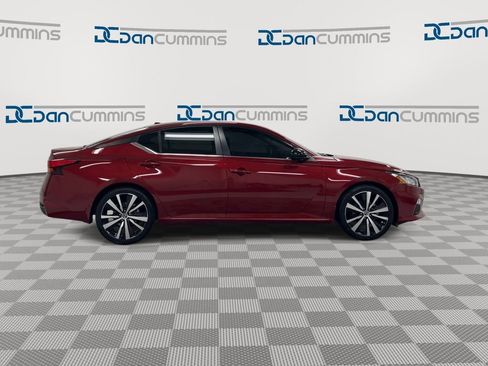 Used 2022 Nissan Altima 2.5 SR FWD image 9