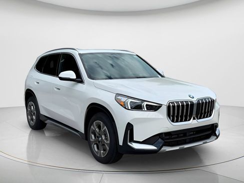 New 2026 BMW X1 xDrive28i w/ Technology Package AWD/4WD image 3