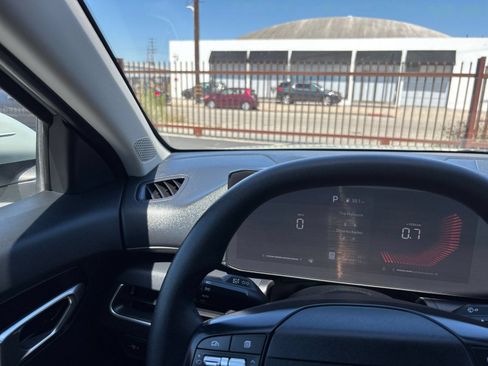 Used 2025 Kia K4 FWD image 35