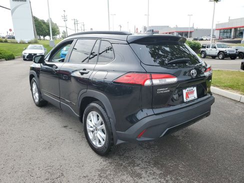 Certified 2023 Toyota Corolla Cross LE FWD image 3