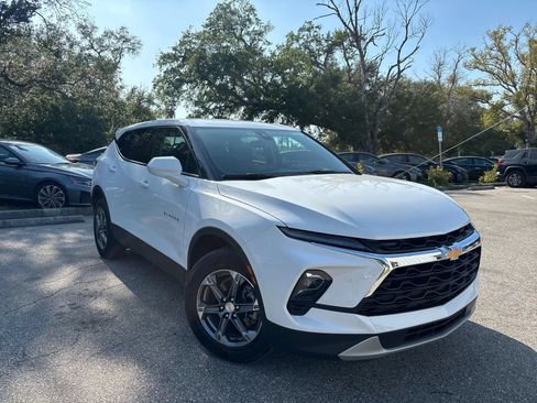 Used 2025 Chevrolet Blazer LT FWD image 4