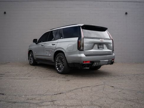 Used 2023 Cadillac Escalade V AWD/4WD image 3