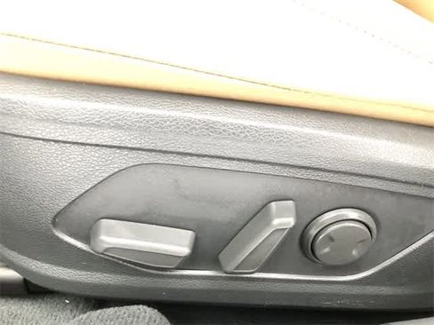 Used 2021 Hyundai Sonata Limited w/ Preferred Accessory Package image 24