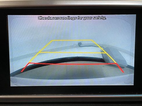 Used 2020 Kia Sportage LX image 4