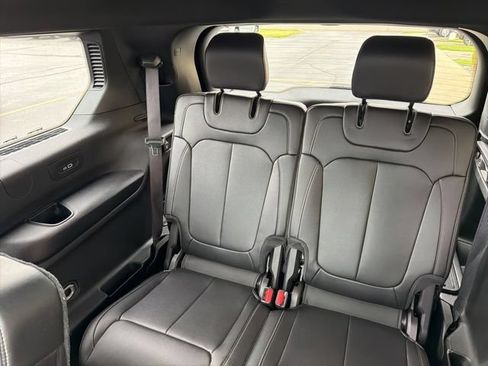Used 2025 Jeep Grand Cherokee L Limited w/ Trailer Tow Package AWD/4WD image 19