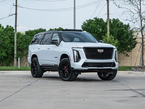 Used 2026 Cadillac Escalade V w/ LPO, ONYX Package AWD/4WD image 2
