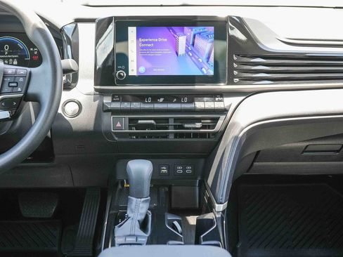 Used 2025 Toyota Camry LE FWD image 14