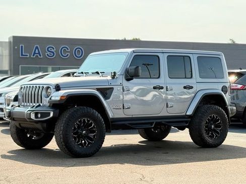 Used 2018 Jeep Wrangler Unlimited Sahara w/ Dual Top Group AWD/4WD image 1