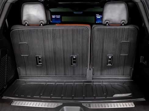 Used 2024 GMC Yukon Denali Ultimate AWD/4WD image 40